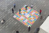<div class=lightGallery-captions><p>Imagen </p><p>Juego de `la oca` organizado en la calle basado en temas de prevención laboral</p><h4>Material cedido por 021 - MUTUA NAVARRA</h4><span>2013</span></div>